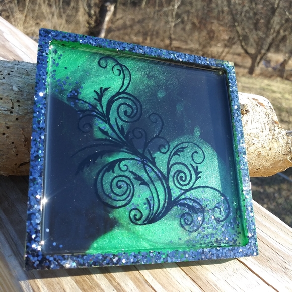 Hand Drawn Filigree Shiny Epoxy Resin Coaster Art - Picture 2 of 12
